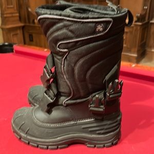 Kamik Centigrade snow boots size 9 US. Worn once. Great condition